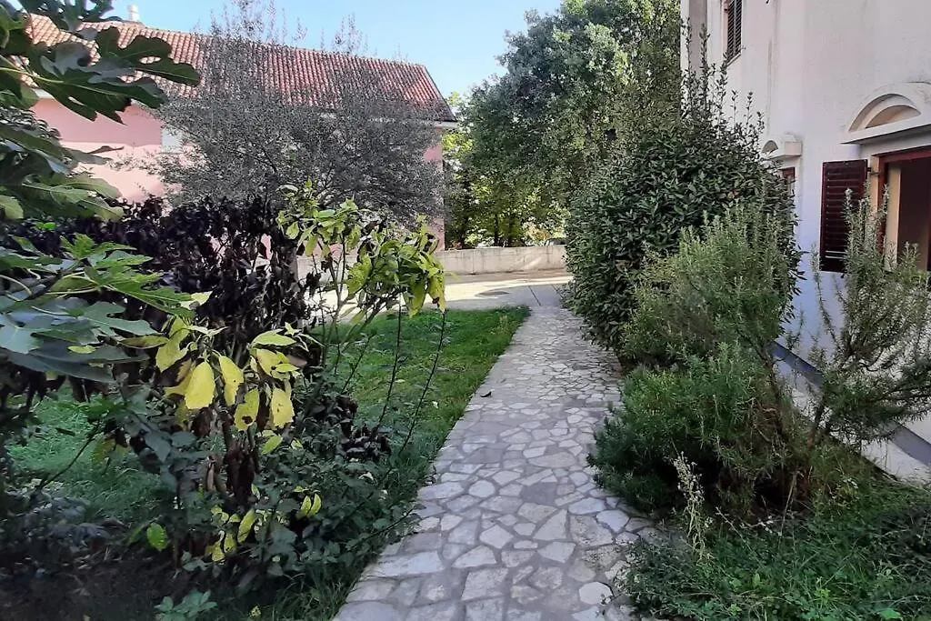 Apartment Quiet & Lovely Apartment-Icici Croatia