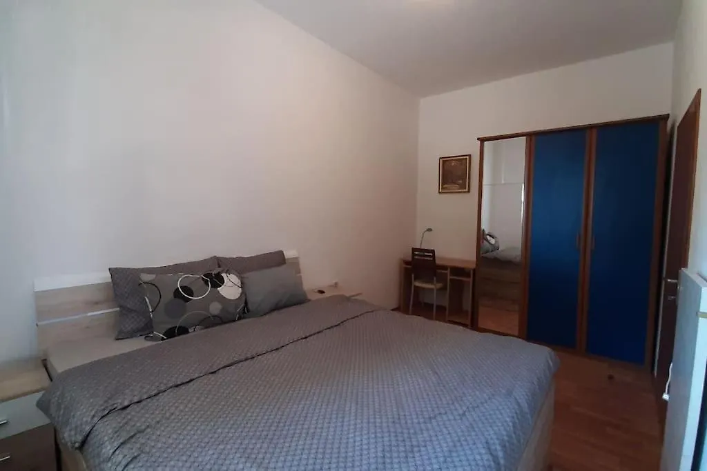 Quiet & Lovely Apartment-Icici 0*, Icici
